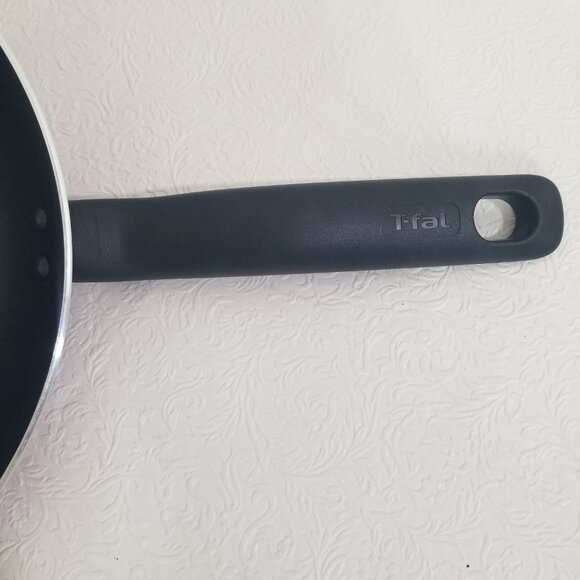 T-Fal Red Heat Mastery Non-Stick11" Skillet Saute Fry Pan Pour Spout Sides - Picture 11 of 13